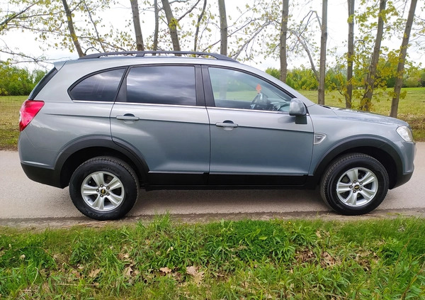 Chevrolet Captiva cena 29900 przebieg: 140000, rok produkcji 2011 z Tarnów małe 232